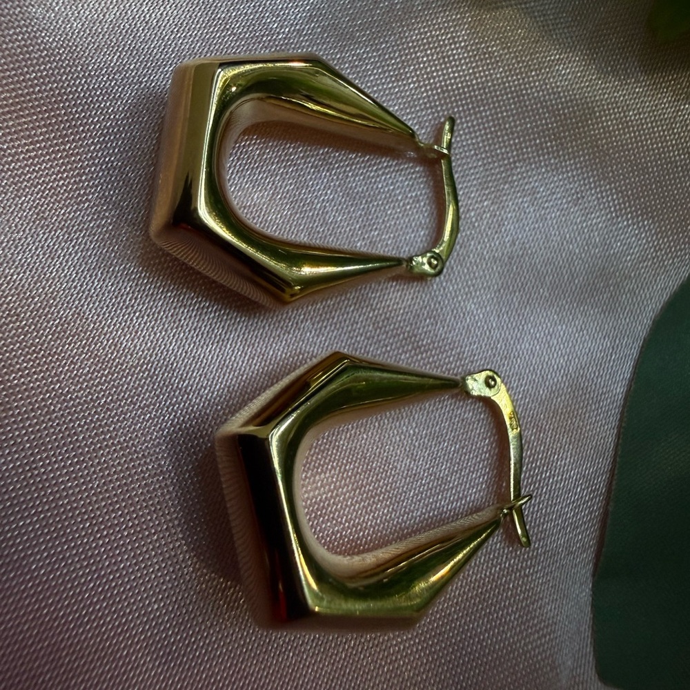 Elegant Gold Hoop Earrings 18 karats gold